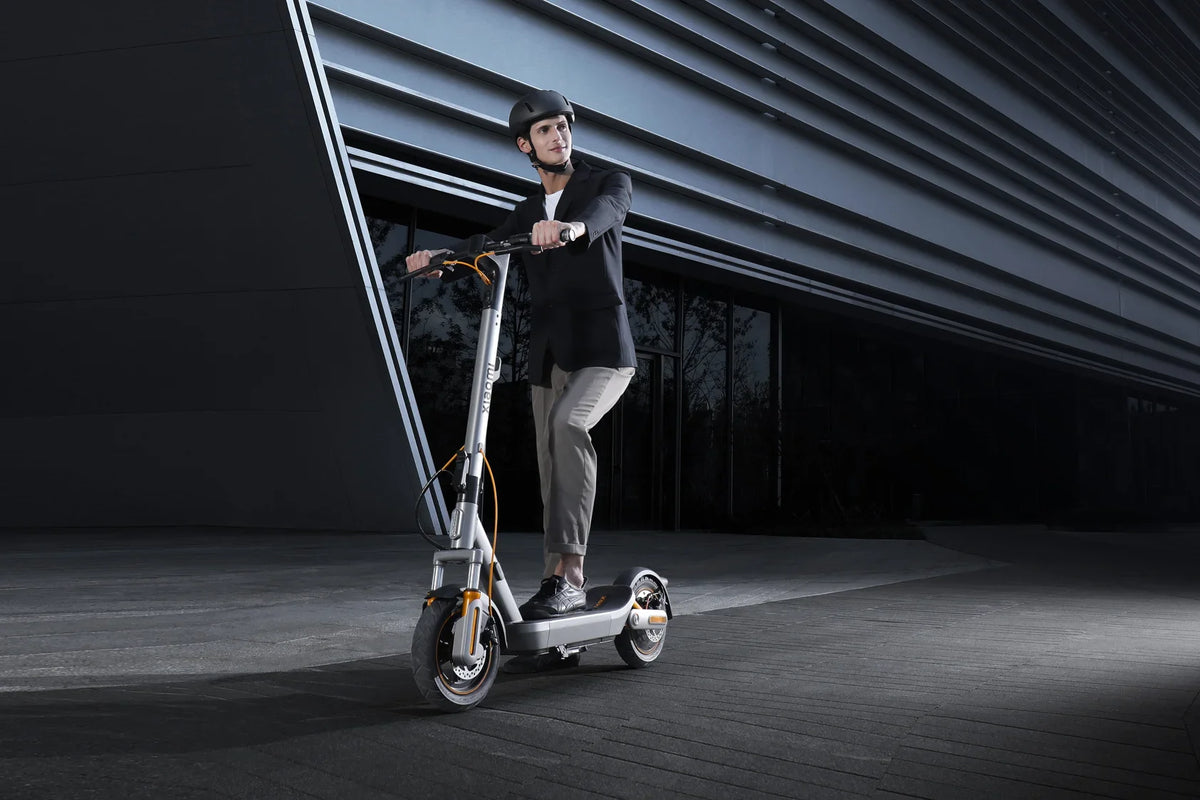 Rijden op de Xiaomi Electric Scooter 6 Max