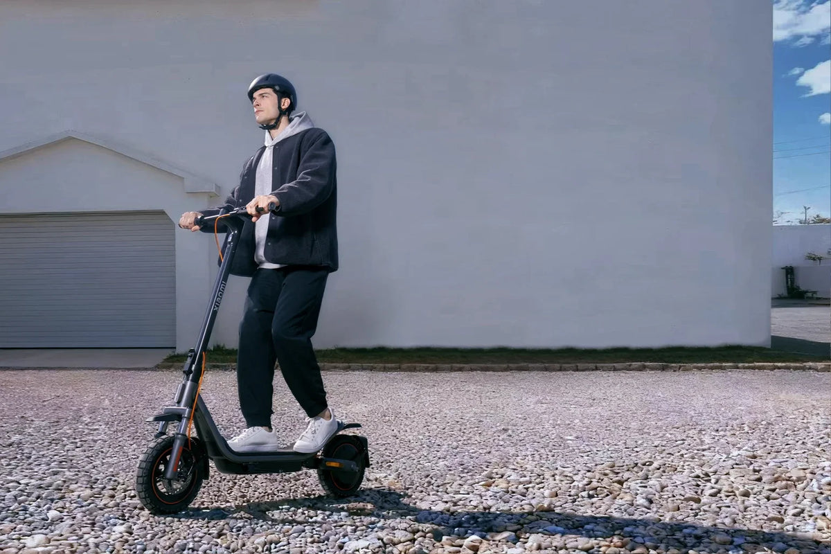 Rijden over onverhard terrein met de Xiaomi Electric Scooter 6 Pro