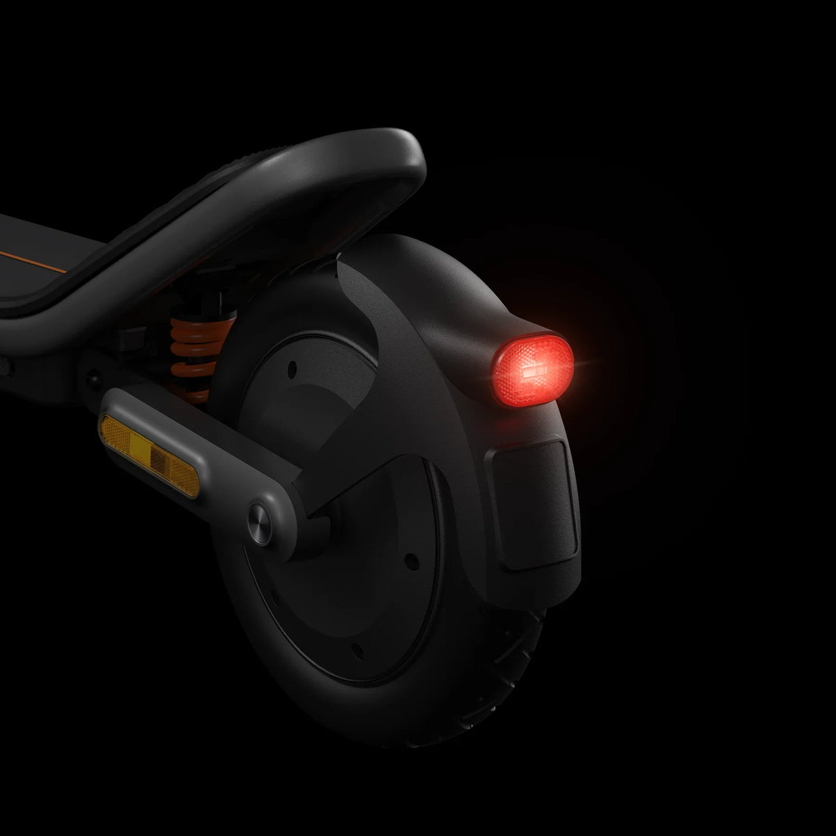 Achterlicht van de Xiaomi Electric Scooter 6 licht op tijdens het remmen