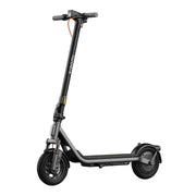 Xiaomi Electric Scooter 6 Lite schuin van linksvoor op witte achtergrond